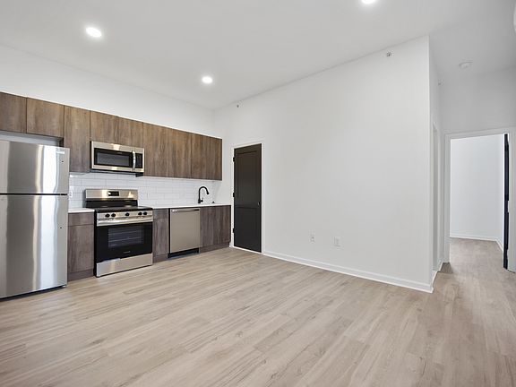 3rd image of 1500 W Tioga St Floor 1