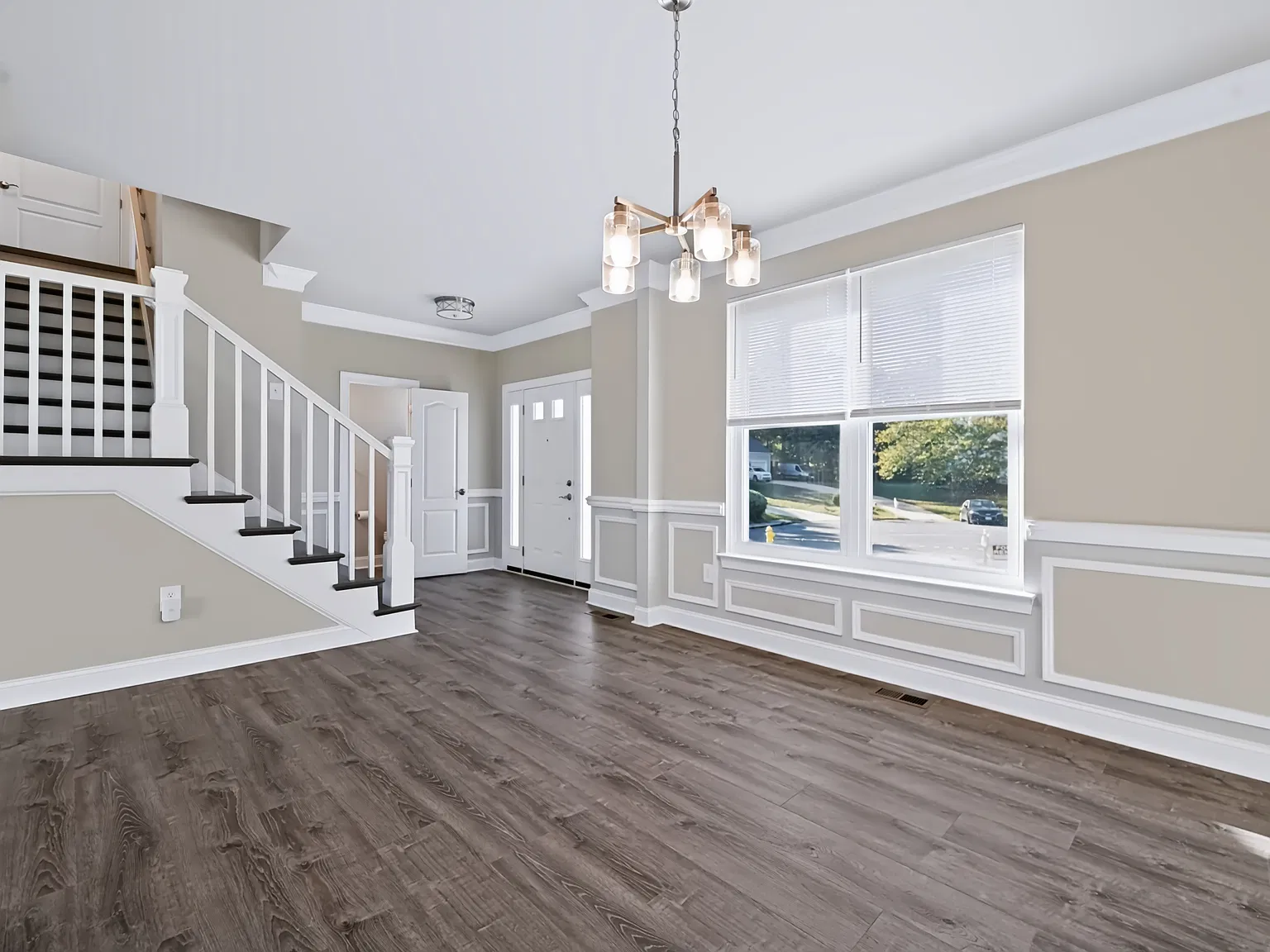 3 bed, 2.5 bath, 1824 sqft, $3,300 — Photo 3