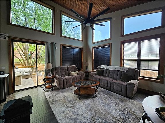 2nd image of 802 N 5th St