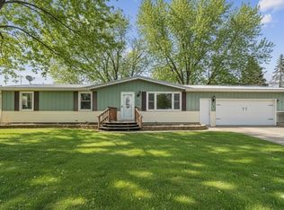 317 Terrace Lane Dr, Montezuma, IA