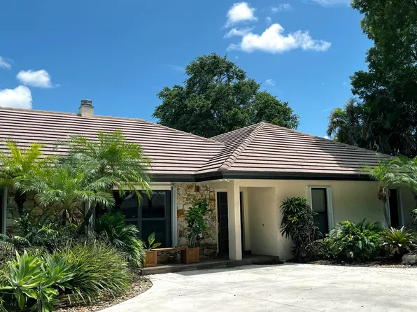 5125 Woodland Lakes Dr, Palm Beach Gardens, FL 33418