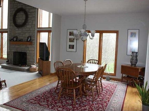 4th image of 8600 Glen View Dr