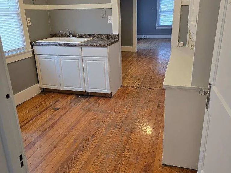 1318 N Machin Ave — Photo 2