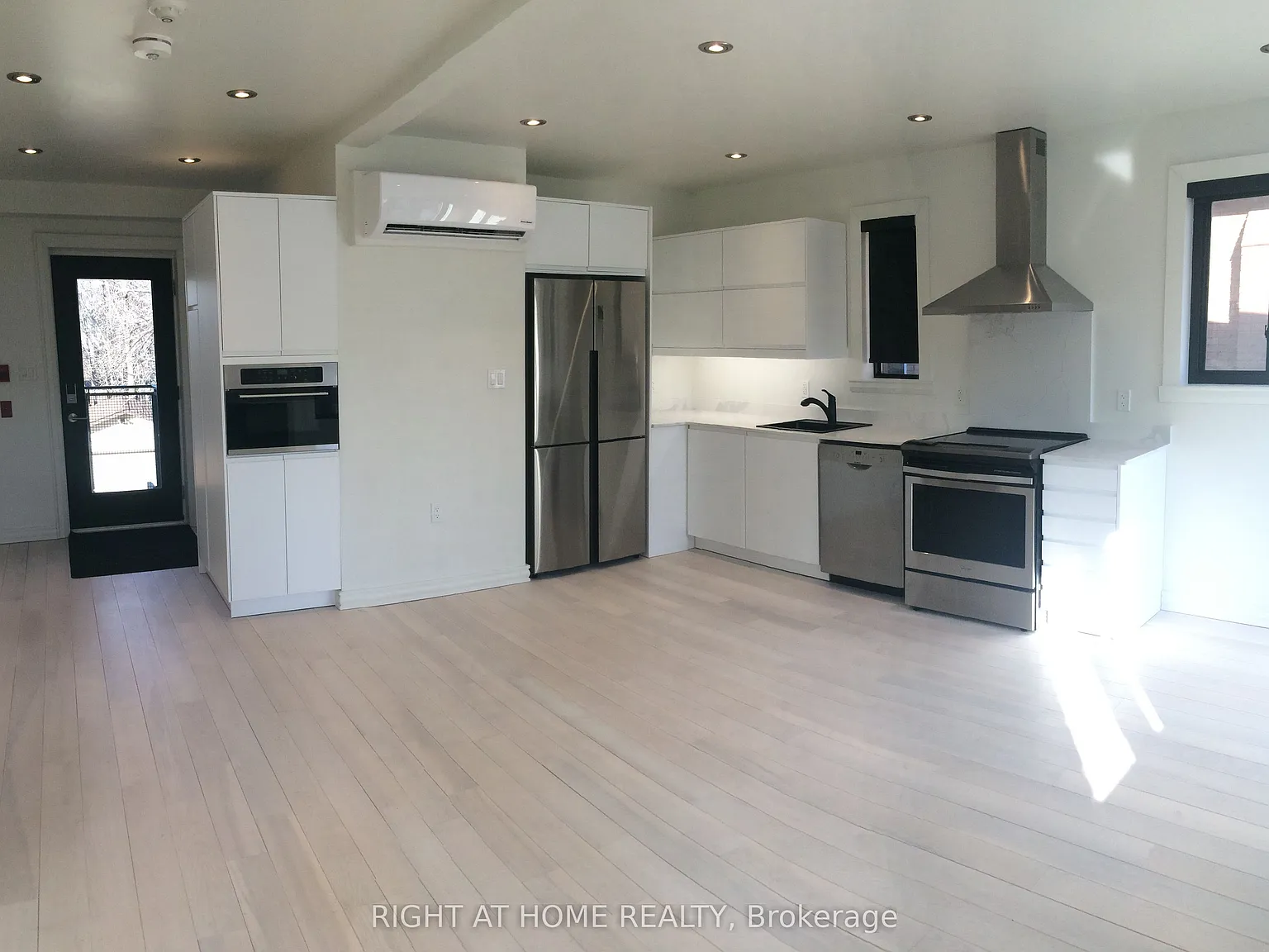 2 bed, $2,125 — Photo 3