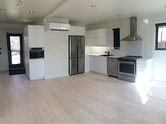 3rd image of 843 Main St E #4