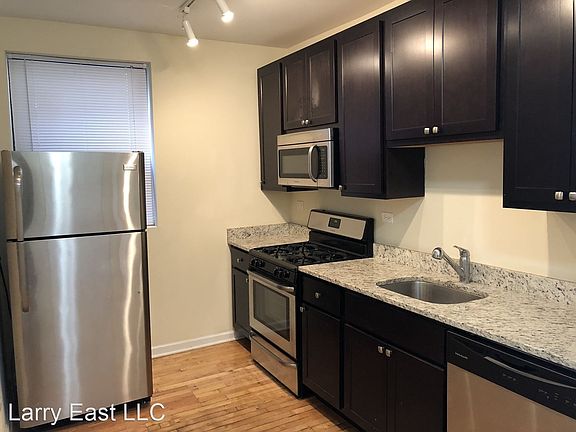 3rd image of 4750 N Sacramento Ave APT 1E