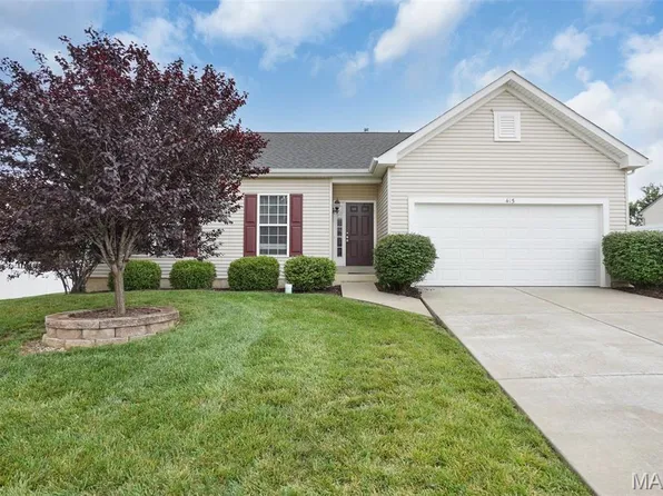 415 Crystal Trail Dr, Wentzville, MO 63385