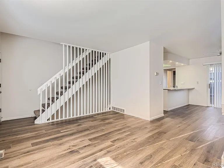 1922 S Oswego Way — Photo 6