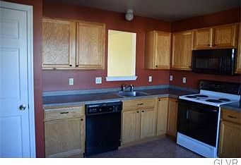 5th image of 2510 Hawthorn Dr