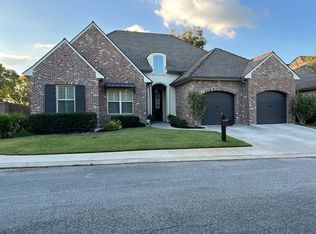 103 Petrus Dr, Broussard, LA 70518