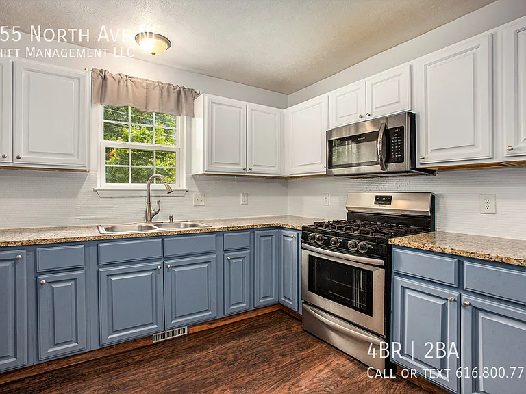 755 North Ave NE — Photo 5