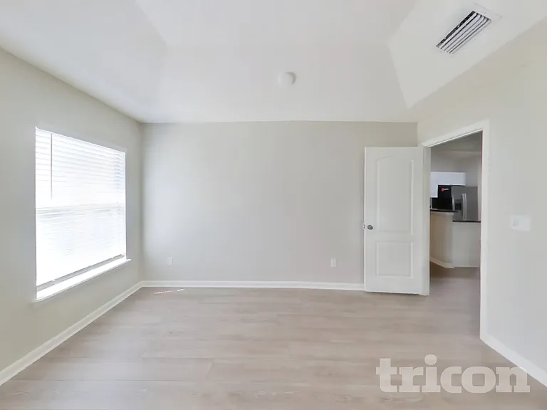 6676 Southern Oaks Dr — Photo 9