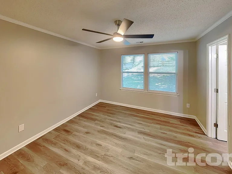 2104 David Earl Dr — Photo 7