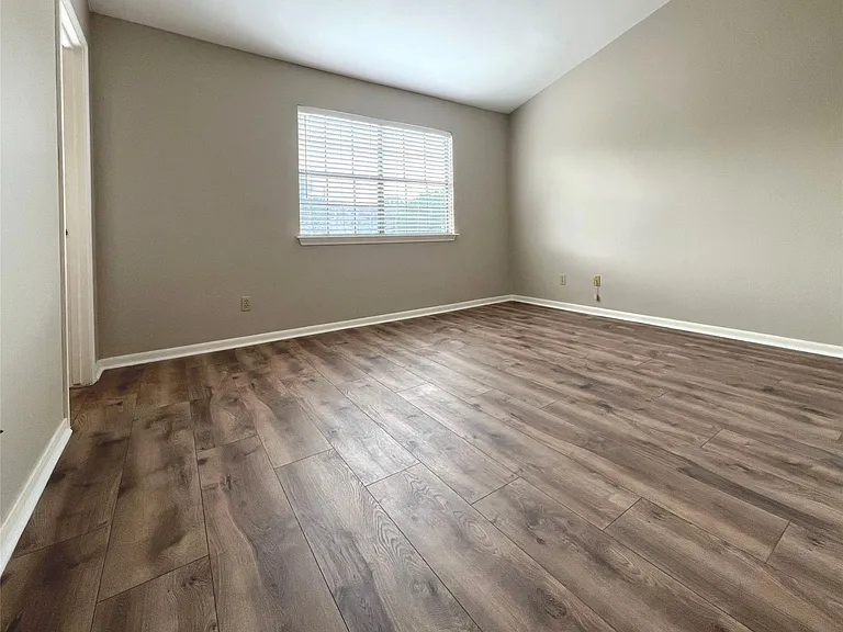 3300 Bellefontaine St #2 — Photo 16