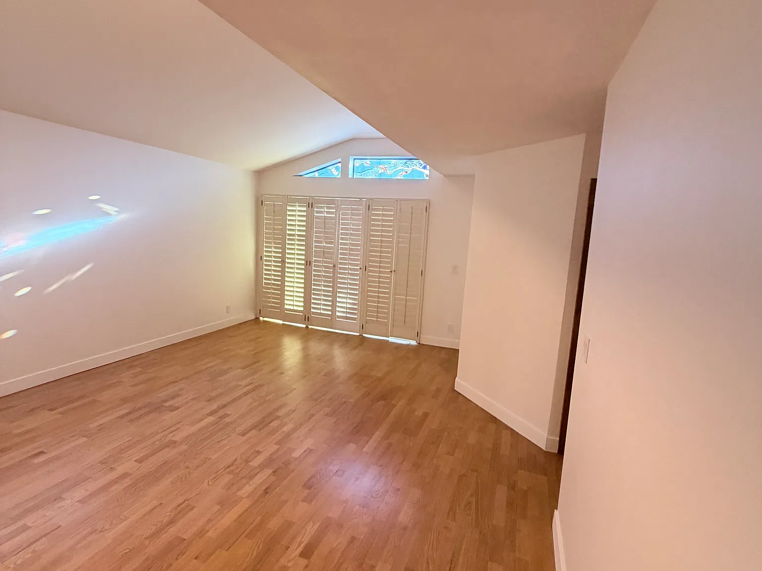 2 bed, 2.5 bath, 1548 sqft, $4,200 — Photo 3