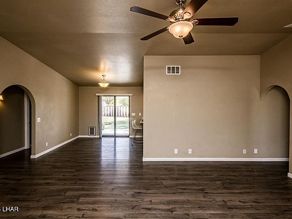 4th image of 2592 Cliffwood Dr