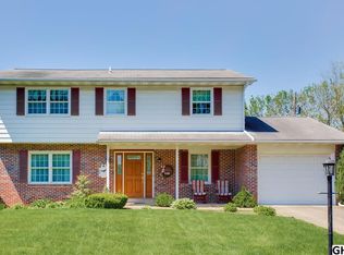 21 Oakwood Ave, Mechanicsburg, PA 17055