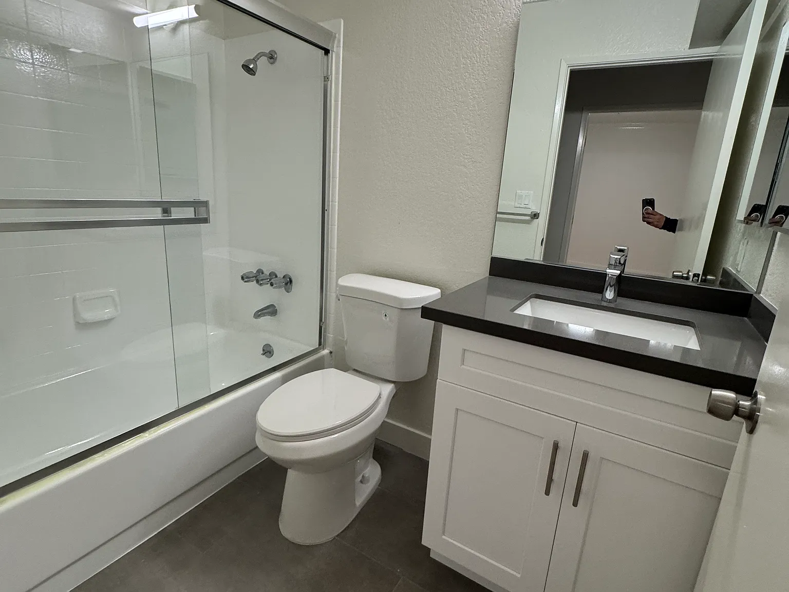 2 bed, 950 sqft, $2,995 — Photo 4