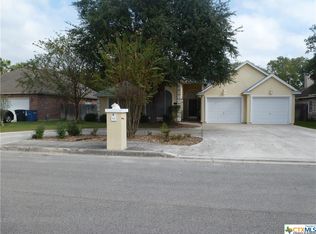 1225 Loma Verde Dr, New Braunfels, TX 78130