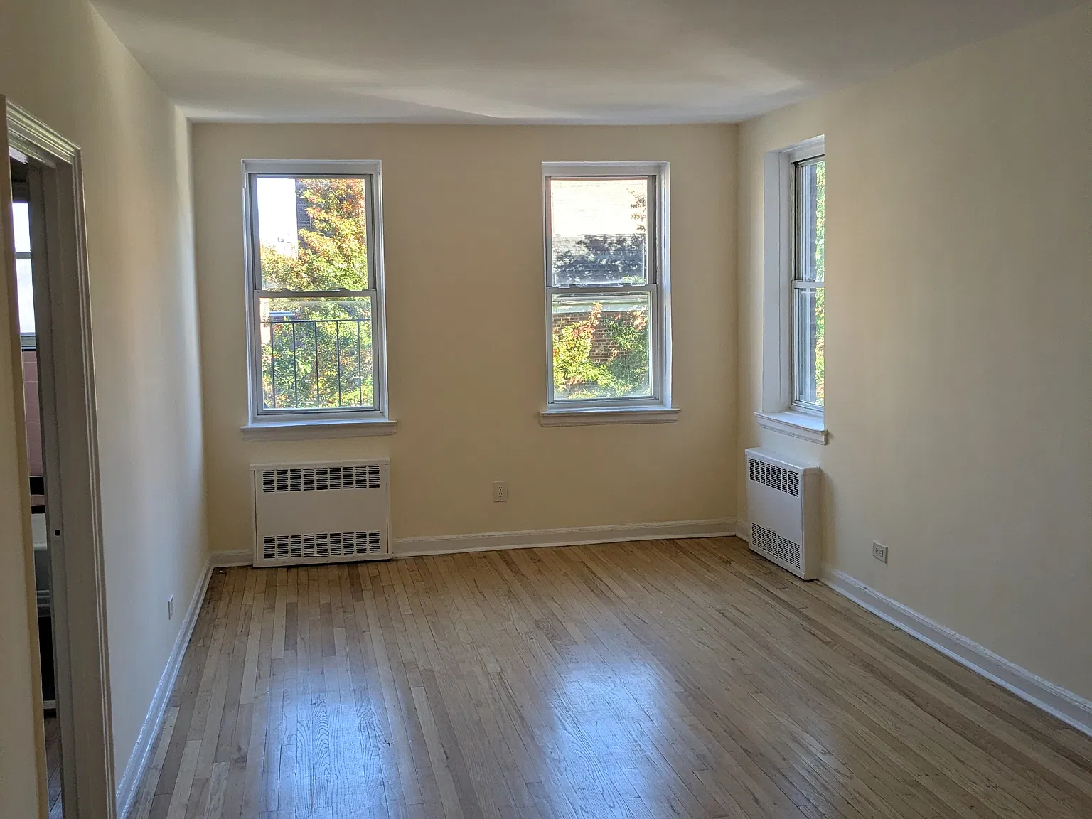 41-90 Frame Place — Photo 1