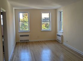 41-90 Frame Pl, Flushing, NY