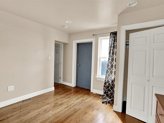 2nd image of 531 Chestnut St #2