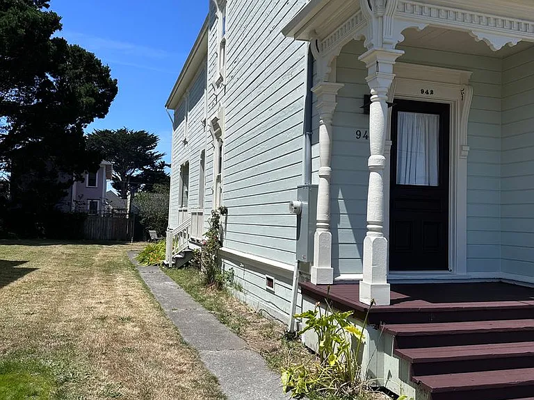 942 G St — Photo 3