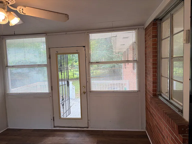 2538 Lancaster Dr — Photo 3