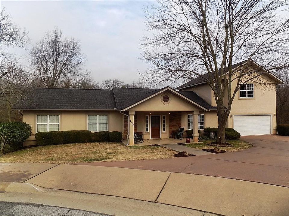 1st image of 734 N Walnut Ct