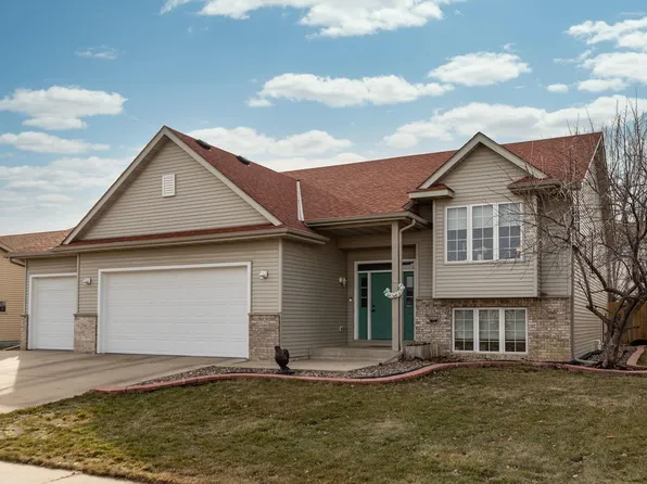 6125 Hillsboro Dr NW, Rochester, MN 55901