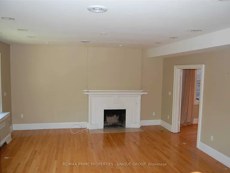 39 Whitehall Rd #UPPER — Photo 4