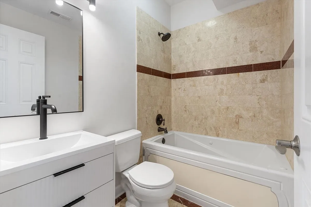 2 bed, $2,150 — Photo 4