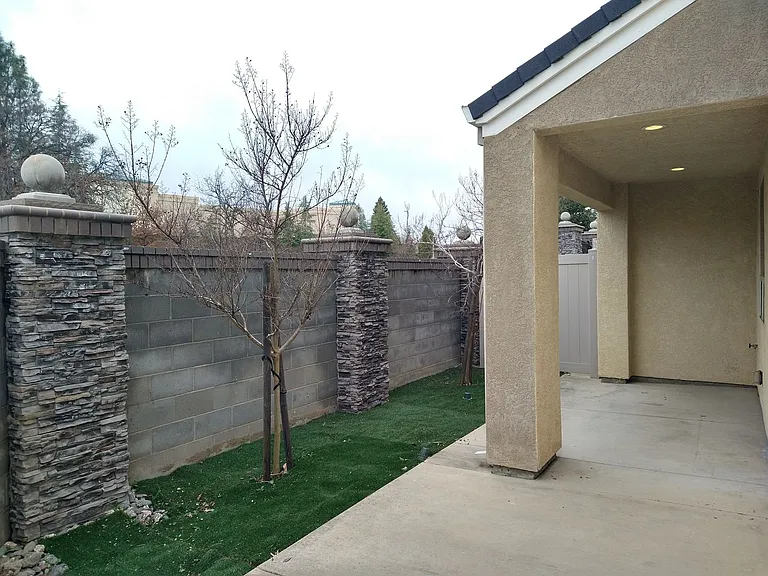 1377 Browning St — Photo 17