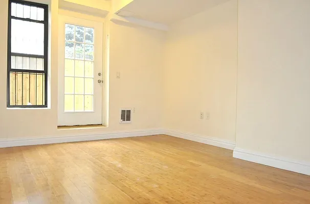 Rented by FirstService Realty (legacy) | media 1