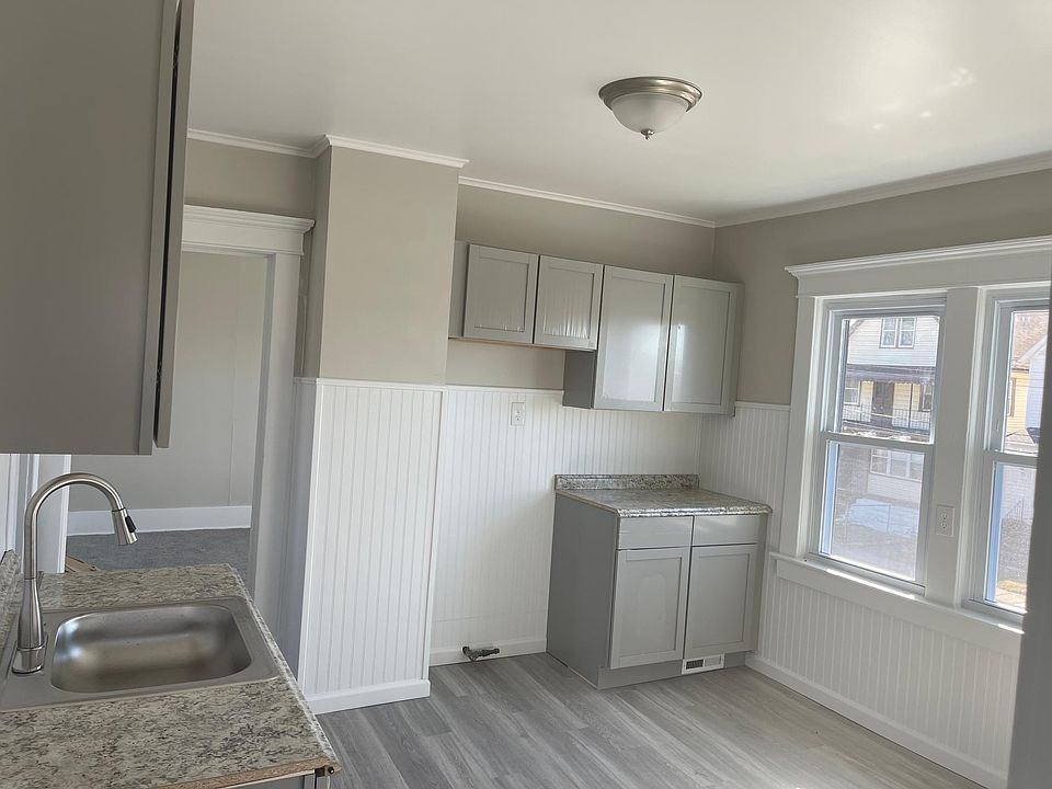 1st image of 329 Abby St #2