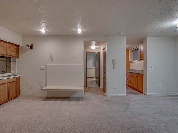 5th image of 2462 Dexter Ave N #6B