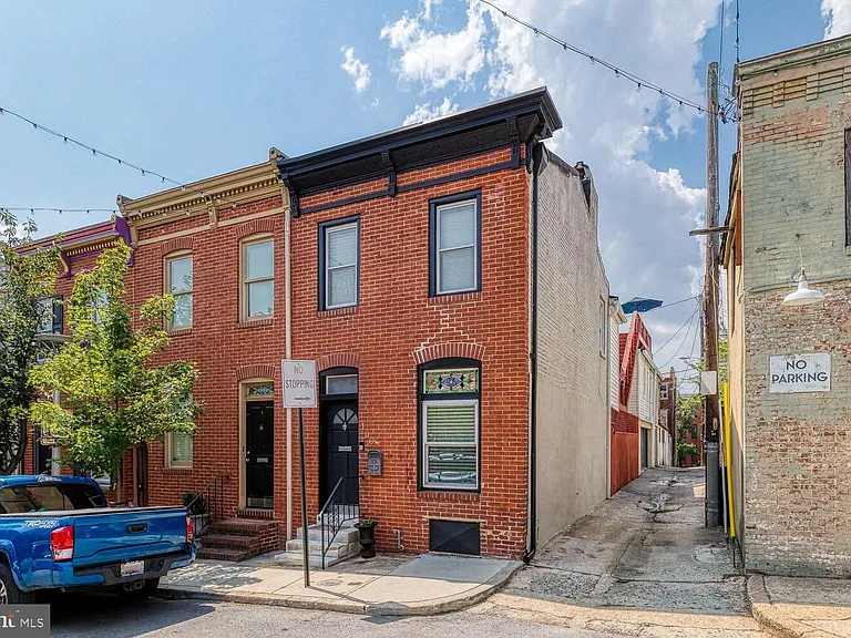 106 S Castle St — Photo 39