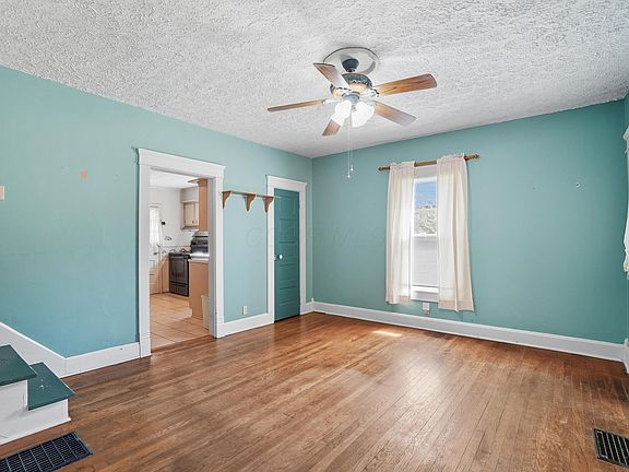 4th image of 94 N 23rd St