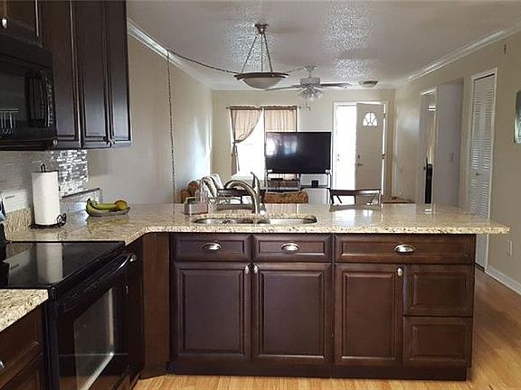 2nd image of 1068 Sophie Blvd
