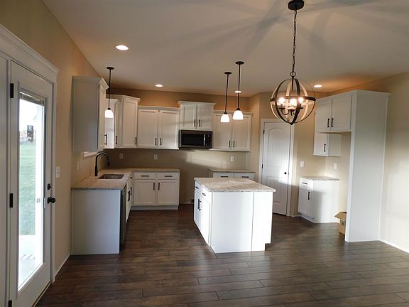 3rd image of 32 Wellington Flds Lot 32