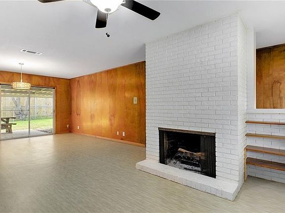 3rd image of 703 Buckingham Cir