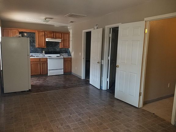 4th image of 301 N Rogers St #12