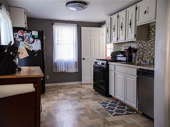 4th image of 212 Melrose Dr