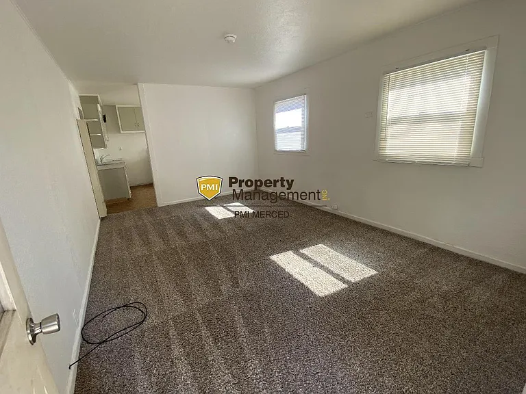 371 Lambuth Ave — Photo 2