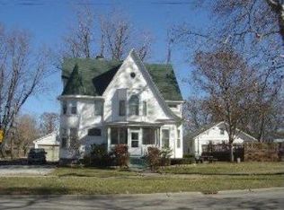 308 N 3rd St, Watseka, IL 60970