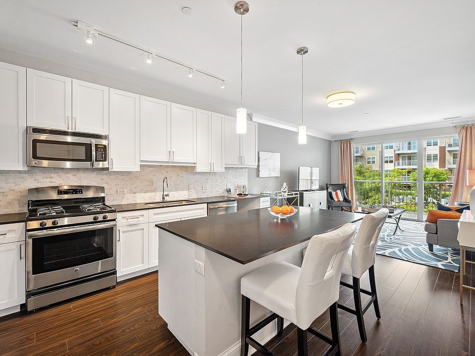 Deerfield_interior_kitchen living room 19