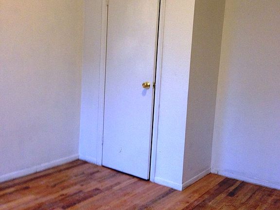 3rd image of 1571 Lexington Ave APT 4