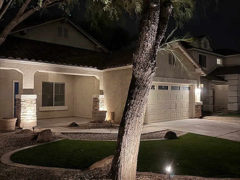7037 W Sophie Ln — Photo 3