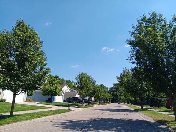 4th image of 30 Fountain Park Dr