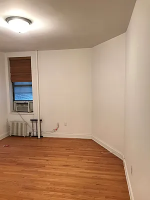 Rented by Flatiron Real Estate Advisors LLC | media 21